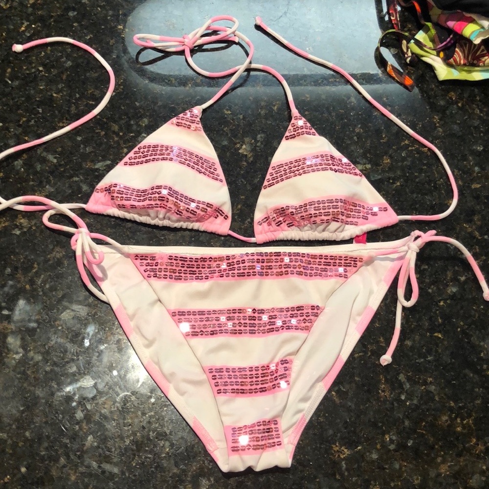VS bikini